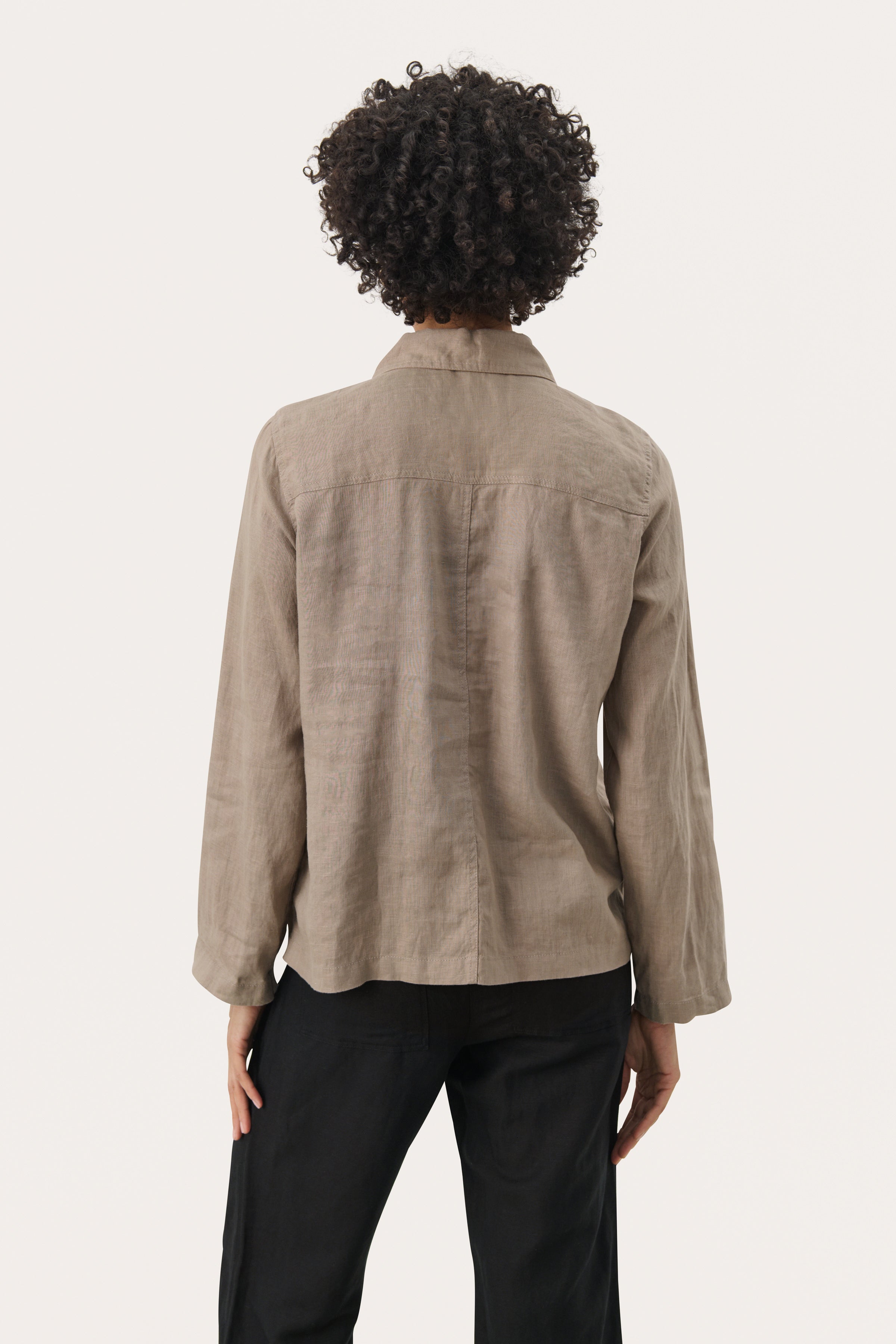 Part Two - Elnora hørblazer - Mørk beige