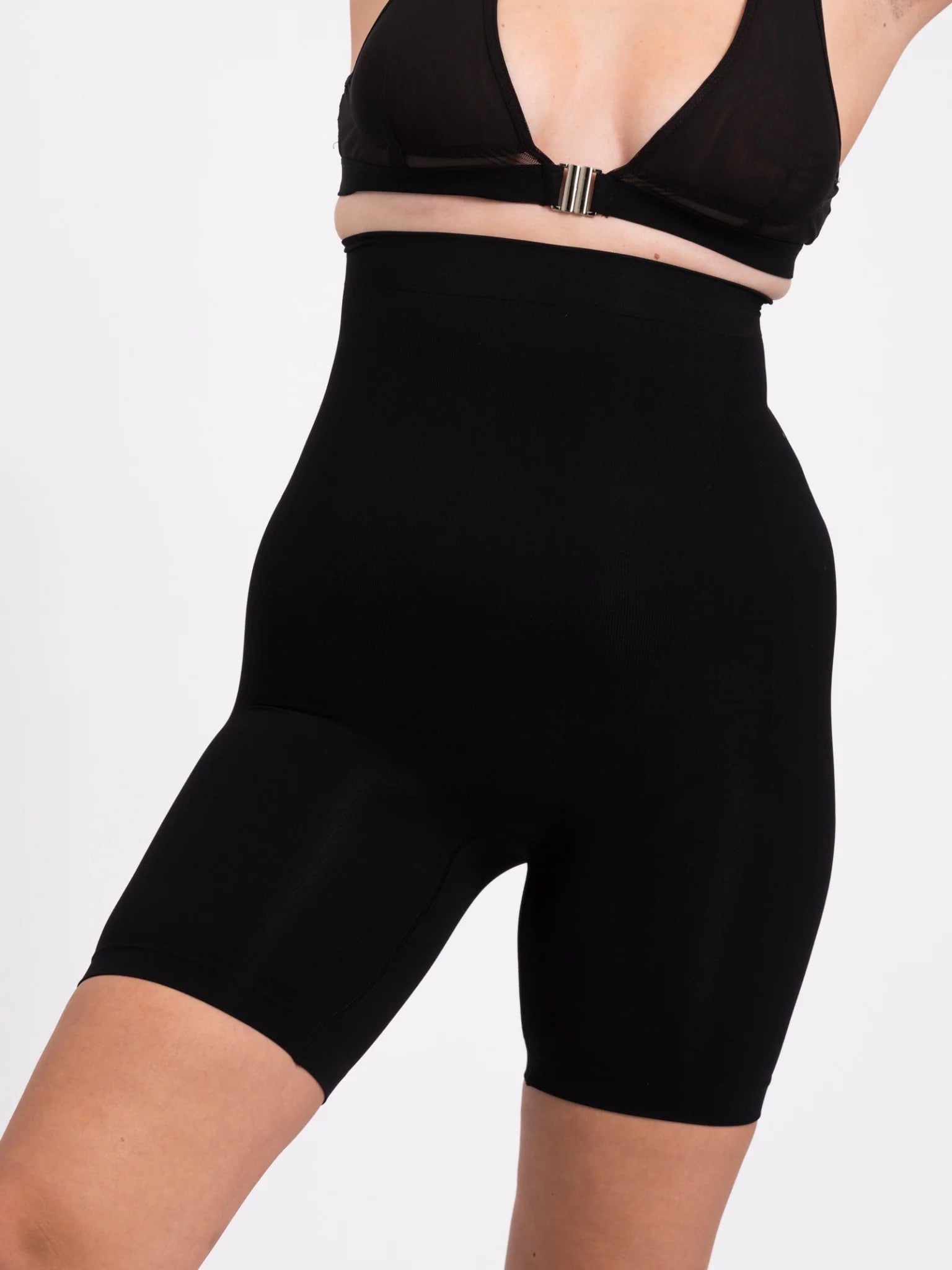 Lykkeland Ateliér - Altura highwaist shaping shorts - Sort