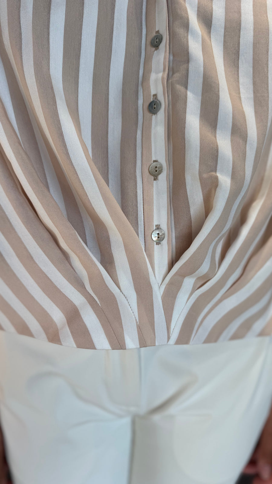 Gustav - Darsi  embroidery top