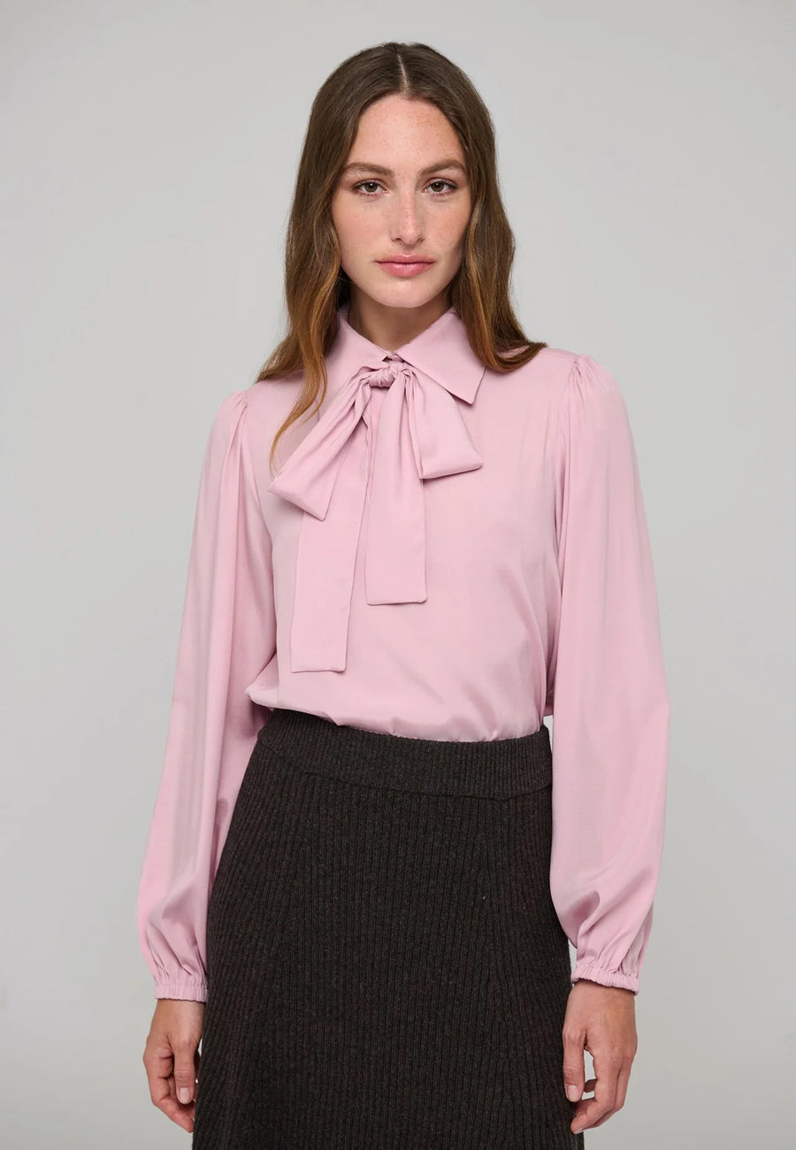 Dea Kudibal - AnnabelleDea Blouse with bow - Powder Rose