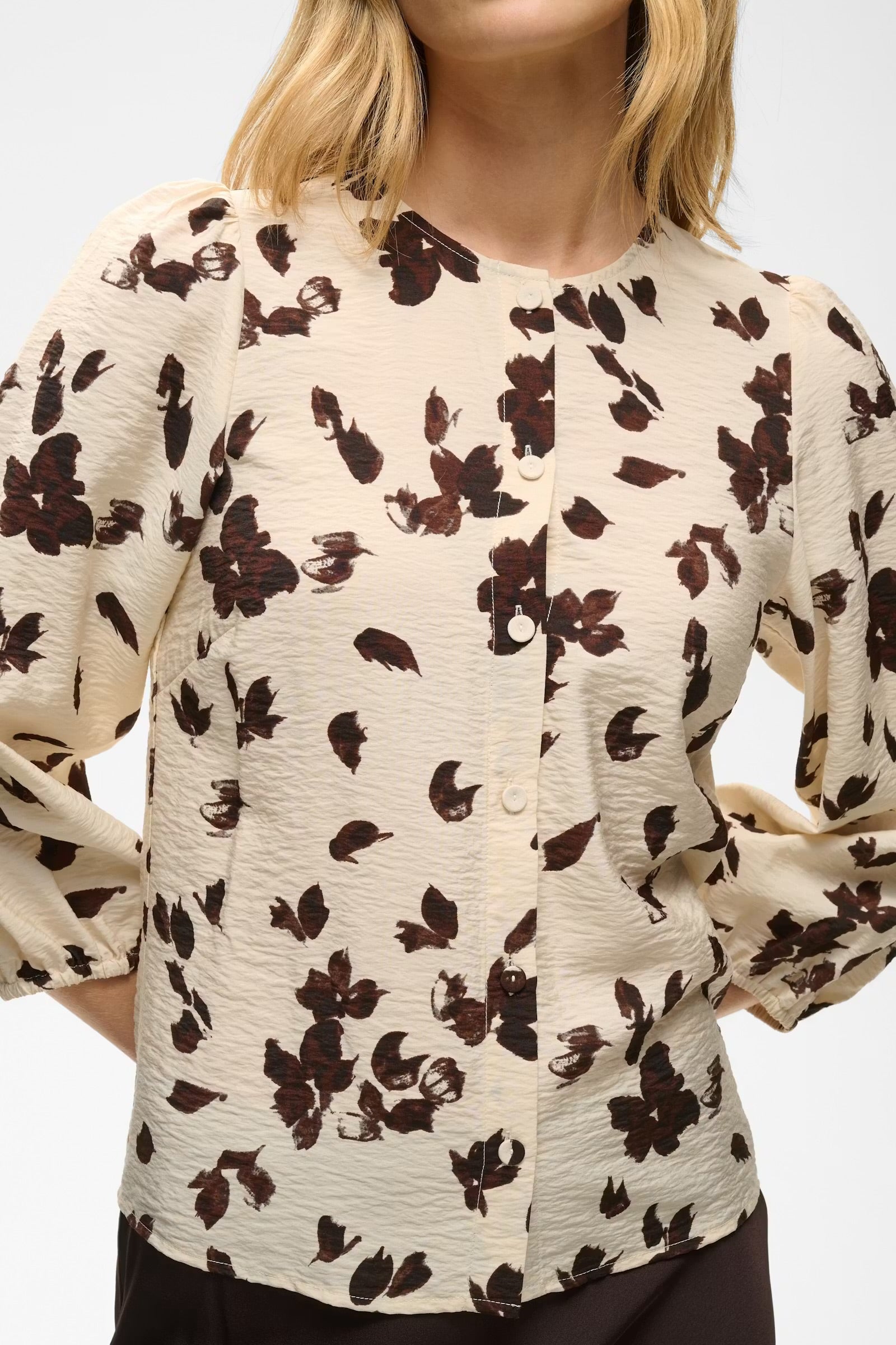 PT - Channie Shirt - Oatmeal Feather Flower