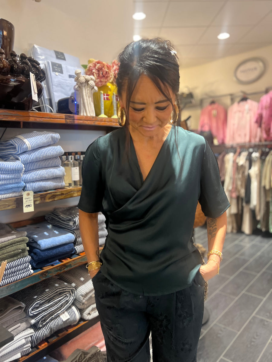 Bruuns Bazaar - Weckia Neemas blouse - Dark Green