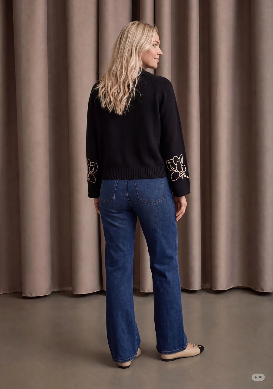 Isay - Gwen Deco Pullover - Black w/Cream