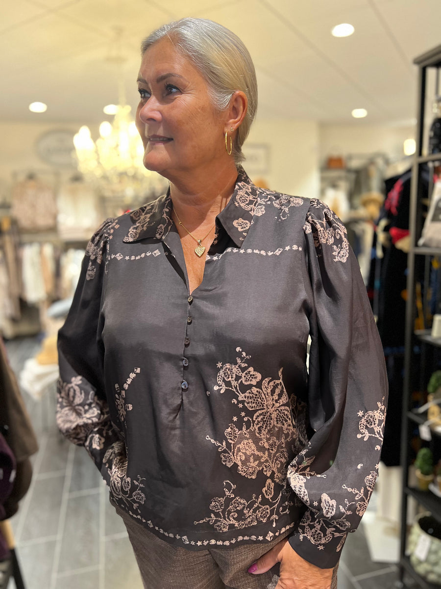 Gustav - Madicen Blouse - After Dark