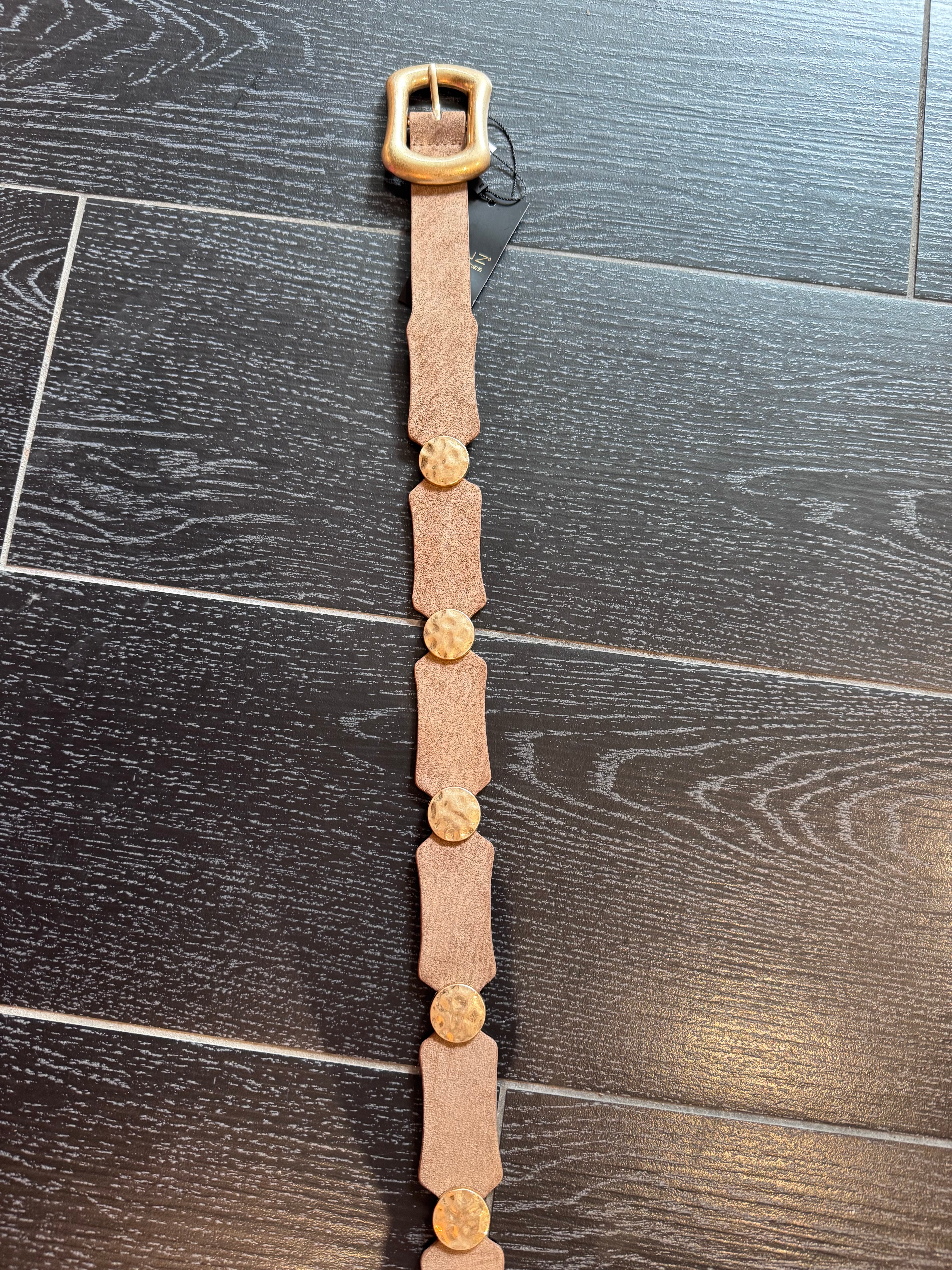 Qnuz - Belt w. gold - Taupe