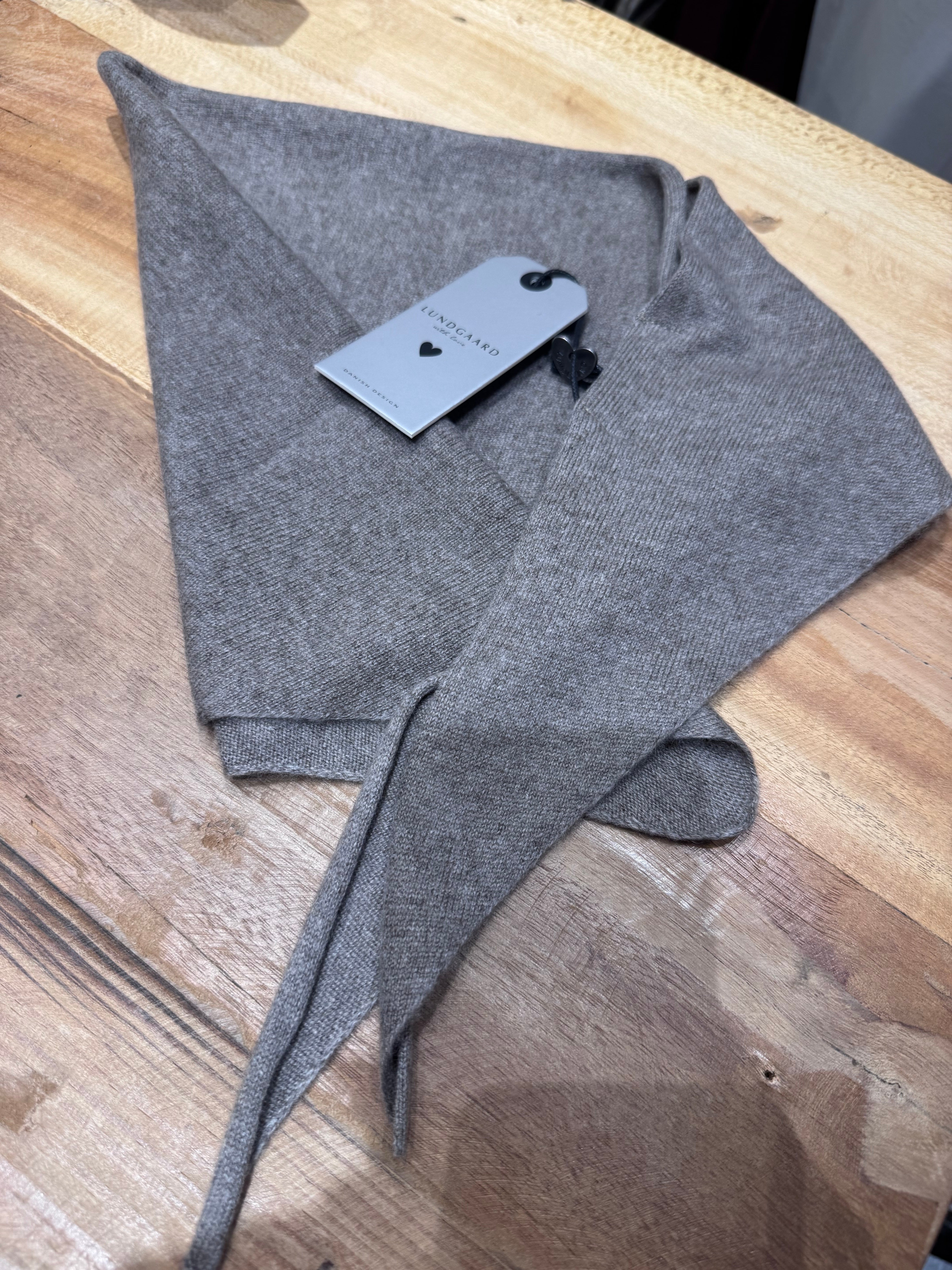 Lundgaard - Cashmere scarf - Sand