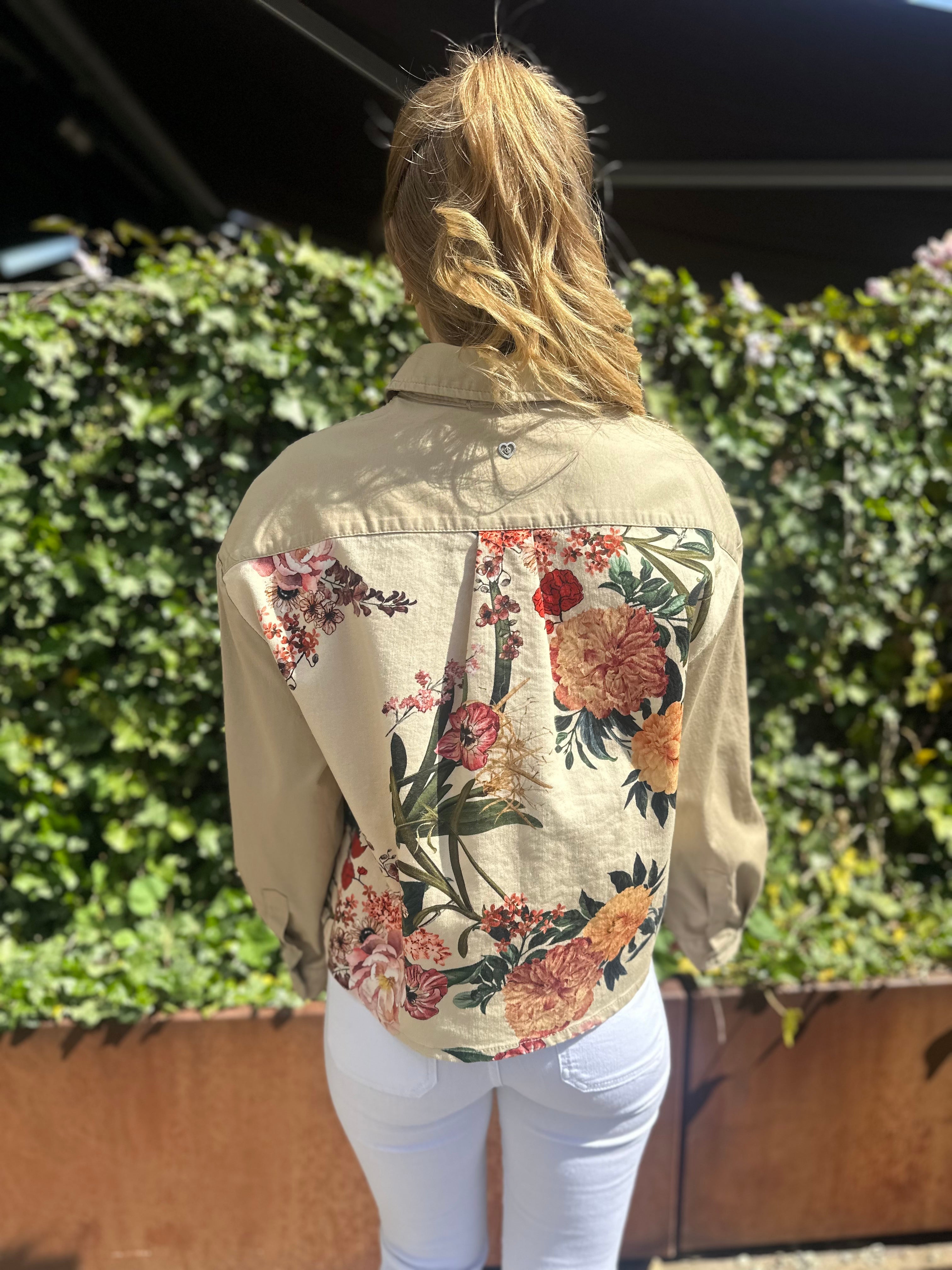 Please - Jacket w. flower