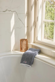 Lexington - Navy/White towel - 70x130