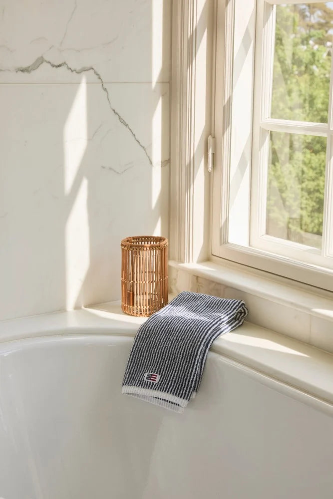 Lexington - Navy/White towel - 70x130
