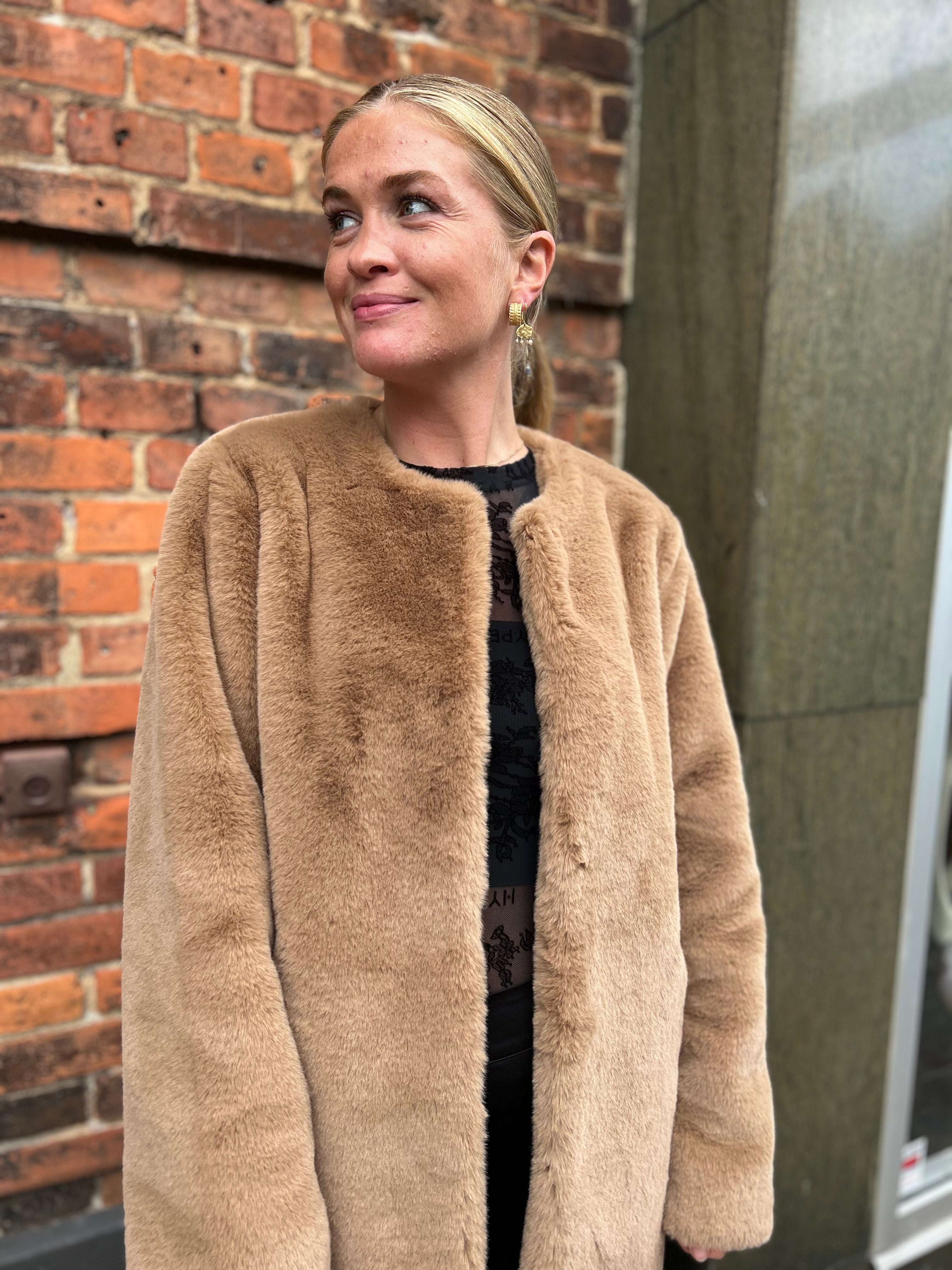 Charlotte Sparre - Fake-fur - Cognac