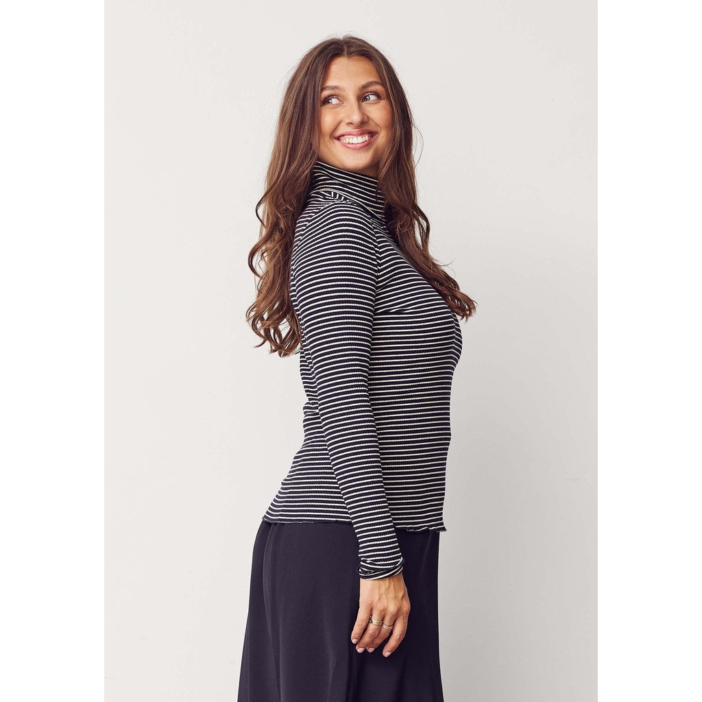 Isay - Karla rollneck - Black/cream
