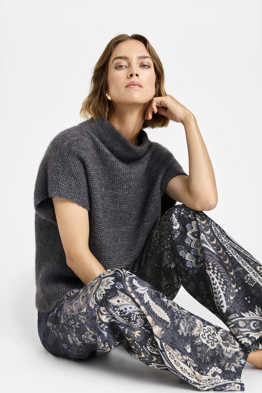 Gustav - Coya knit cape