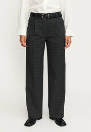 Soft Rebels - Trinnie Vilja - Phantom