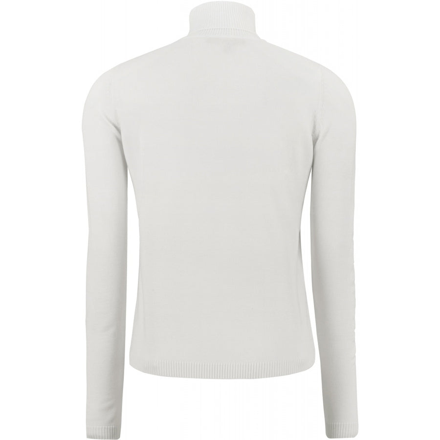 Soft Rebel - Marla Rollneck - Snow white