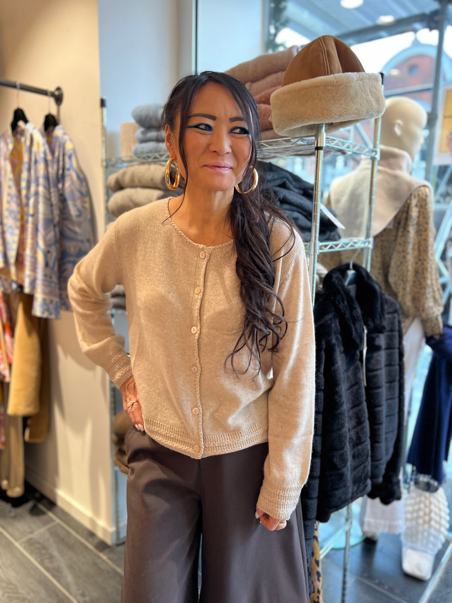 Charlotte Sparre - Solid Grace - Sand