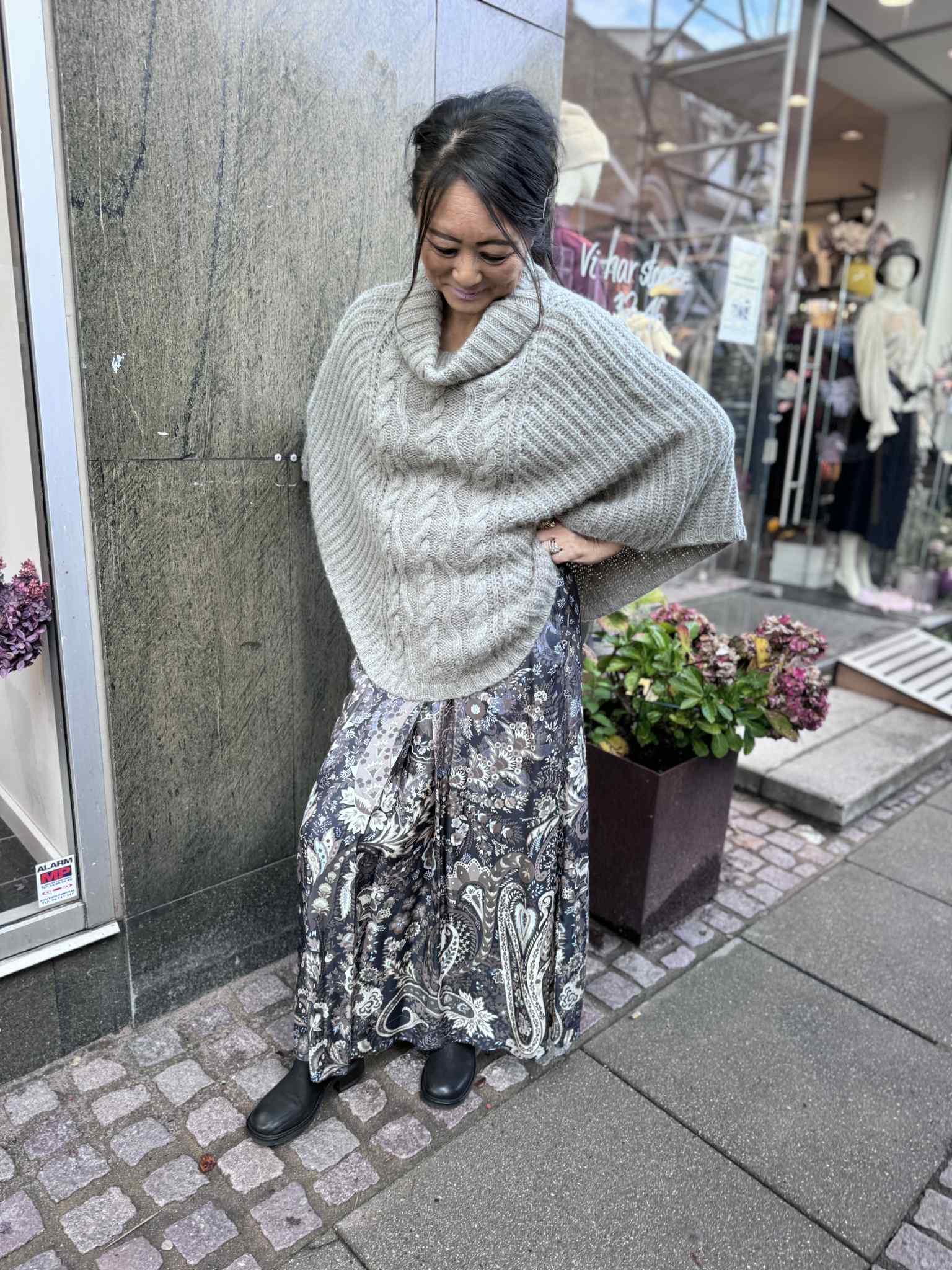 Tif Tiffy - Lionel Poncho - Sand