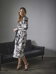 Lundgaard - Dress w. gatherings - Black Flow