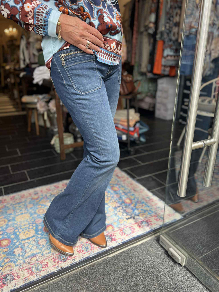 Good Morning Universe - Catania jeans - Dark vintage
