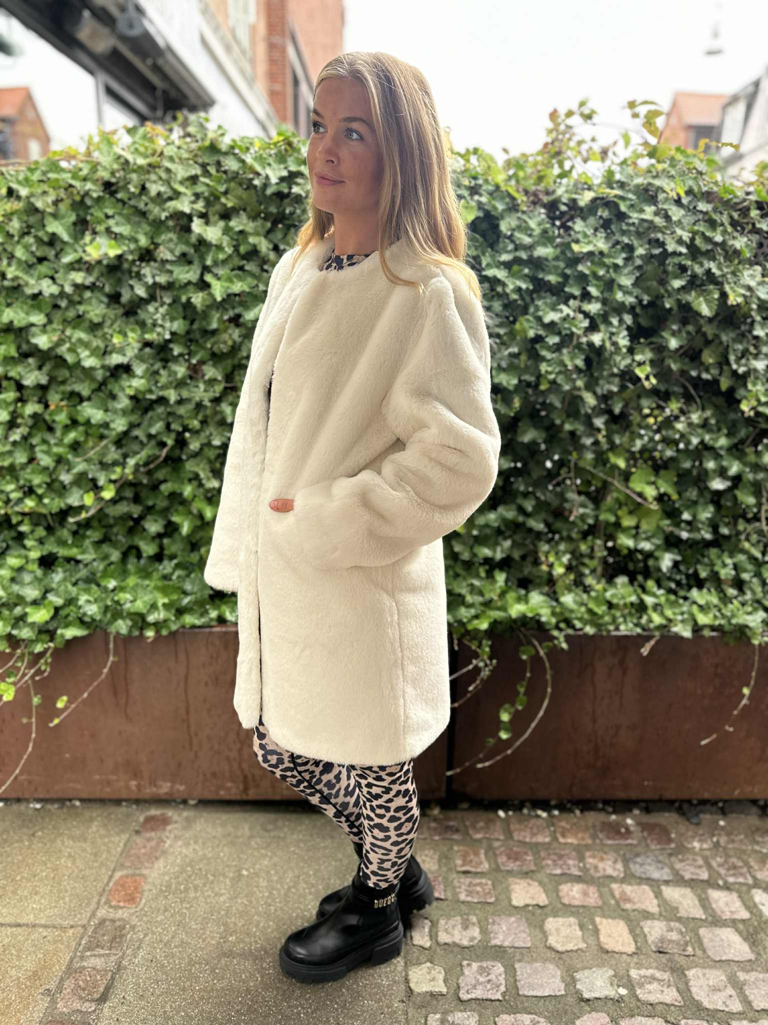 Charlotte Sparre - Fake fur - Cream