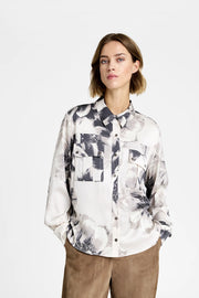 Gustav - Ilona Shirt - Perfectly Pale w. Flowers