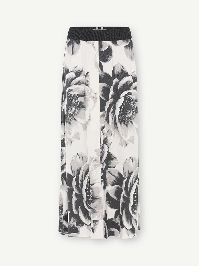 Gustav - Leise long skirt - Perfectly Pale w. Flowers