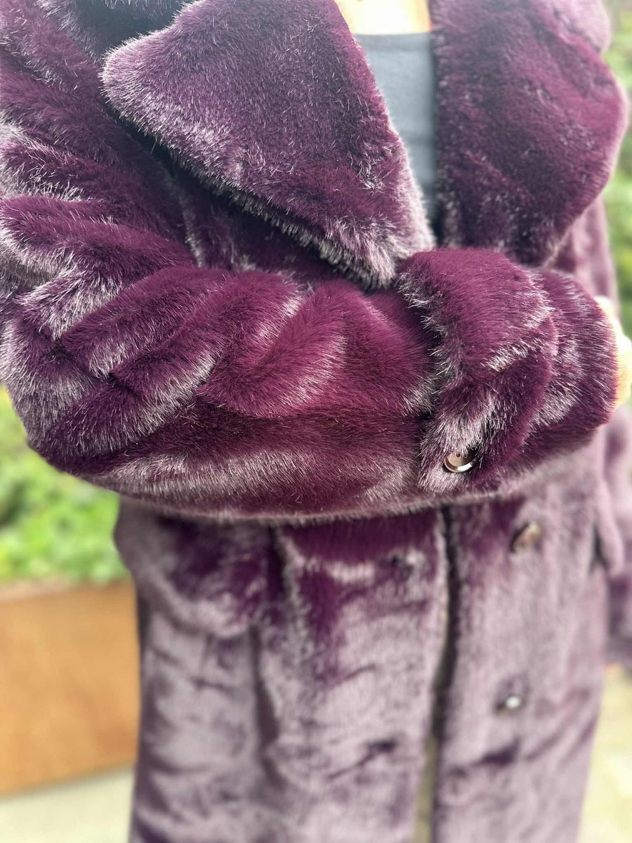 Rich & Royal - Long faux fur coat - Ruby glow