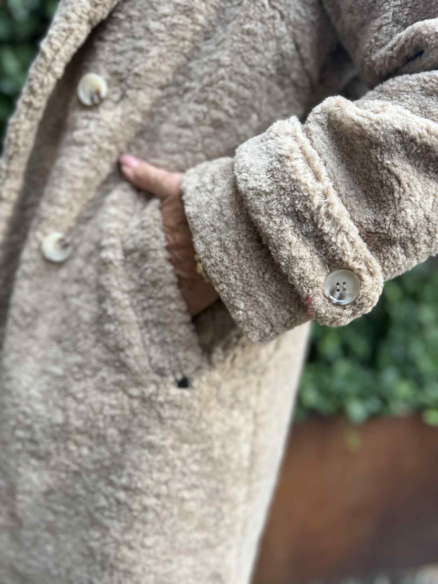 Gustav - Galia fake fur coat - Sandstone