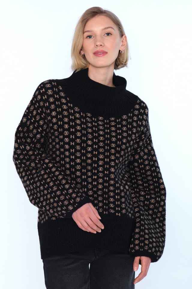 Hést - Logo sweater - Jet black