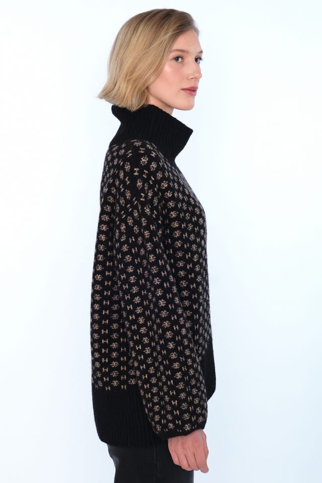 Hést - Logo sweater - Jet black