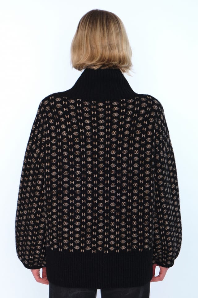 Hést - Logo sweater - Jet black