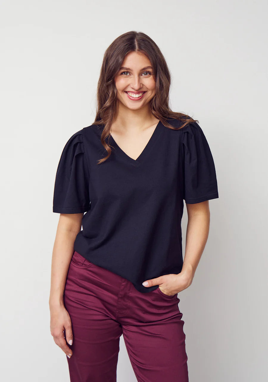 Isay - Tinni V-neck tee - Black